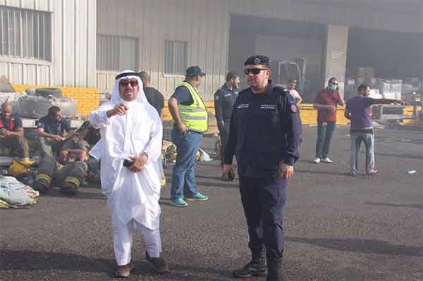 بالفيديو والصور.. «الإطفاء» تسيطر على حريق مخازن مستودع البريد بمبنى الشحن الجوي في المطار