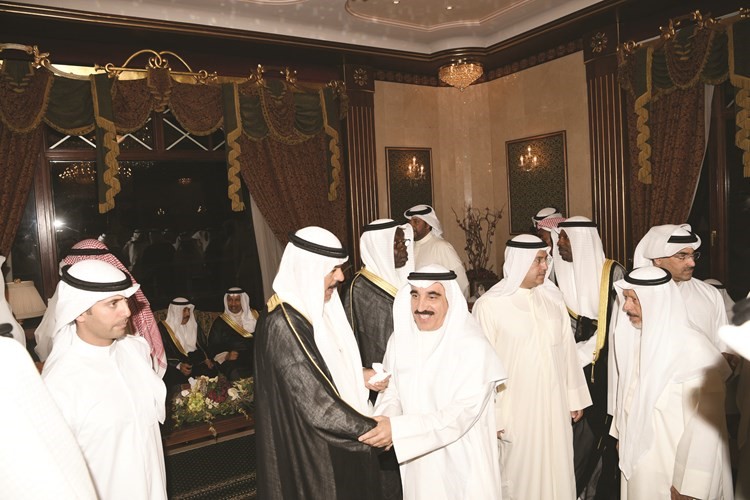 يوسف مصطفى مقدما التهاني
