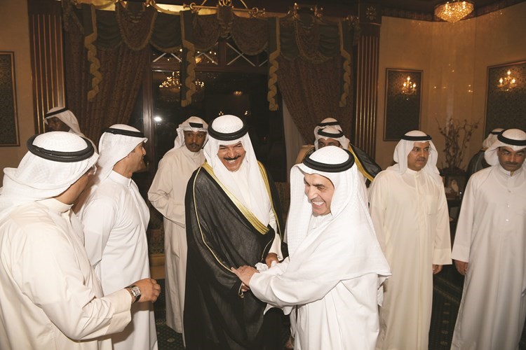 النائب عبدالله الطريجي مباركا