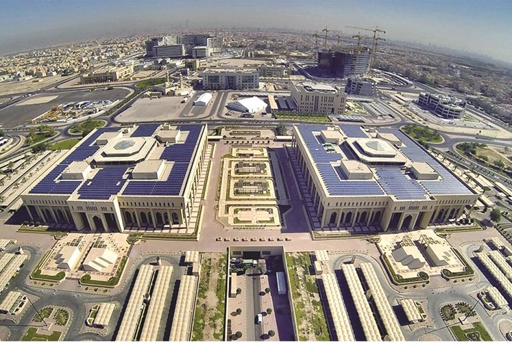 خلايا الطاقة الشمسية في وزارتي الاشغال والكهرباء والماء