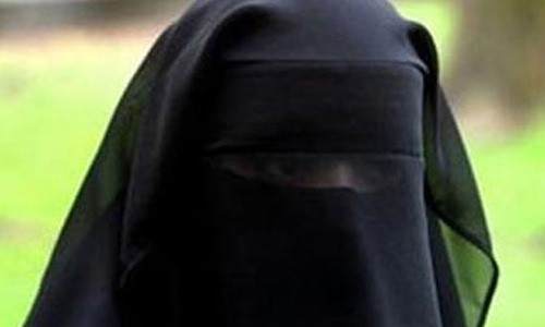 منتقبة طلبت من المصلين ترديد الشهادتين فاستنفر قطاع أمن الدولة