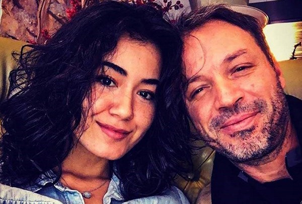 سيتورا وعمرها 28 سنة الان، وقبل عامين تعرفت الى رجل برازيلي، وهي تواعده حاليا