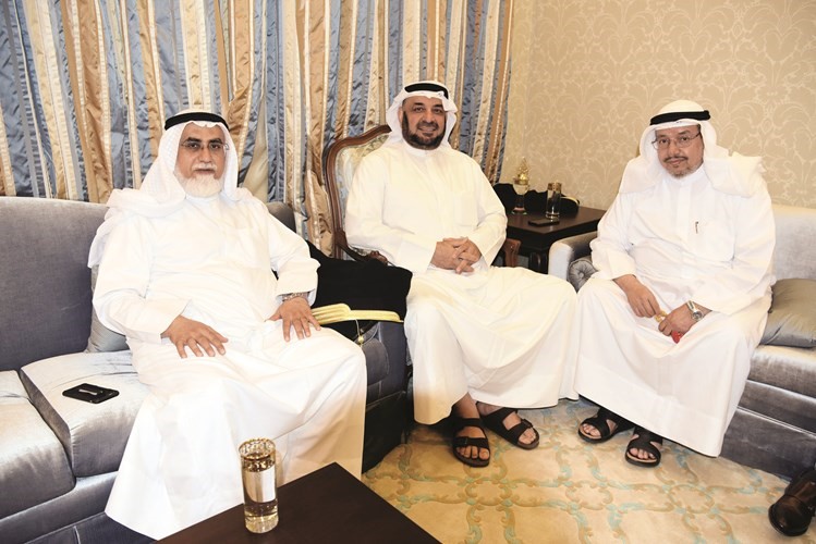 د عادل الفلاح ود عبدالمحسن الخرافي خلال حفل الاستقبال