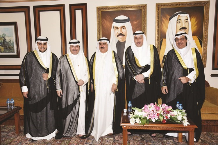 ثابت المهنا مستقبلا مبارك الخرينج والشيخ فيصل الحمود والشيخ خالد العبدالله