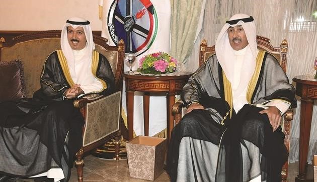 الشيخ احمد جابر العبدالله مباركا لمحافظ الاحمدي 