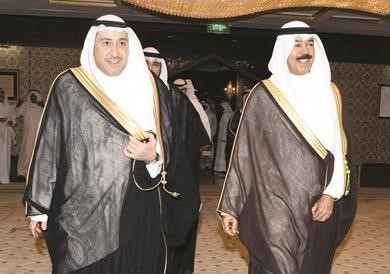 الشيخ محمد الخالد مقدما التهاني الى الشيخ فيصل الحمود ﻿