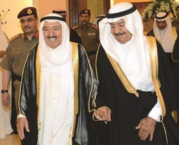صاحب السمو خلال استقباله رئيس وزراء البحرين﻿