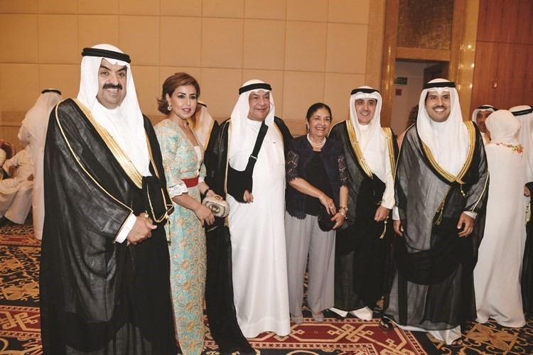 الشيخ صباح ناصرالمحمد والشيخ د احمد ناصر المحمد ونبيلة الملا وقتيبة الغانم والشيخة هنوف البدر والشيخ خالد البدر﻿