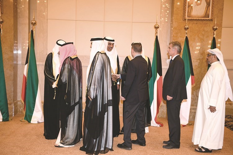 وتهنئة من السفير الفرنسي كريستيان نخلة﻿