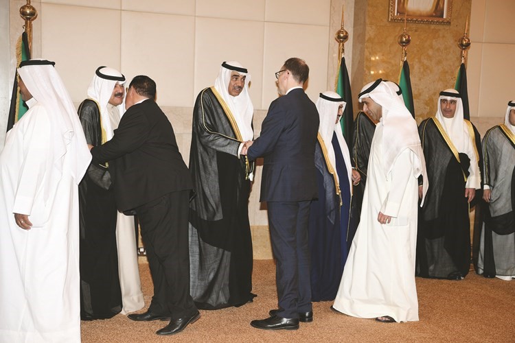 السفير الاميركي دوغلاس سيليمان مهنئا﻿