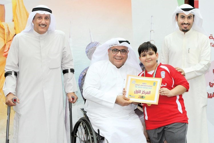 تكريم اللاعب عبدالله عاشور في كرة الطاولة
