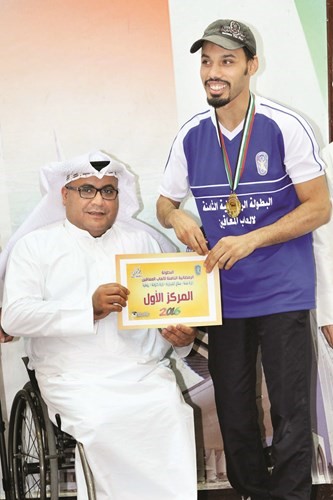 الفائز بالمركز الاول عبدالله الحداد في سلاح المبارزة