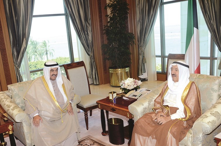 صاحب السمو الامير الشيخ صباح الاحمد مستقبلا سمو الشيخ ناصر المحمد﻿