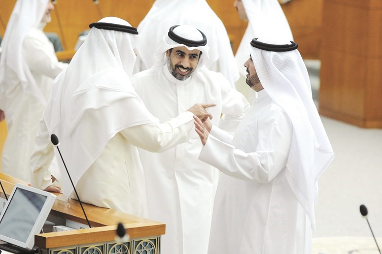 الشيخ محمد الخالد مع حمدان العازمي وعلي الخميس