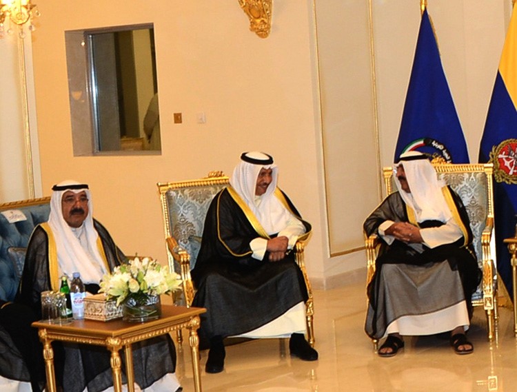 الشيخ مشعل الاحمد وسمو الشيخ جابر المبارك والشيخ ناصر صباح الاحمد