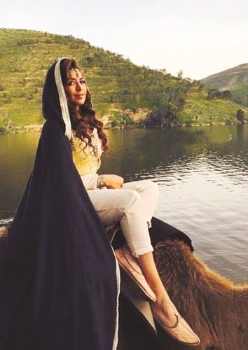 خوش فنانة قديرة