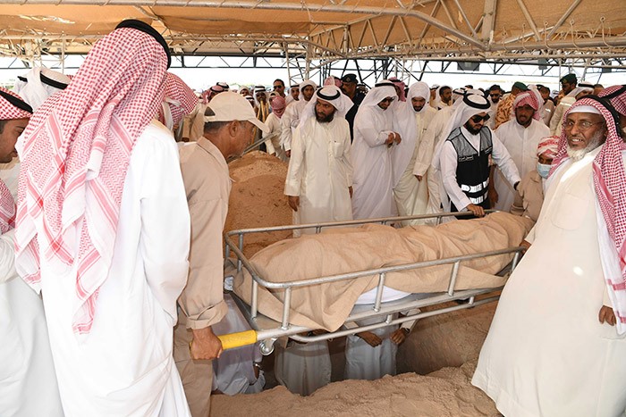 الفقيد الى مثواه الاخير