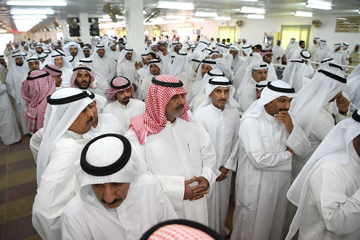من جموع المعزين