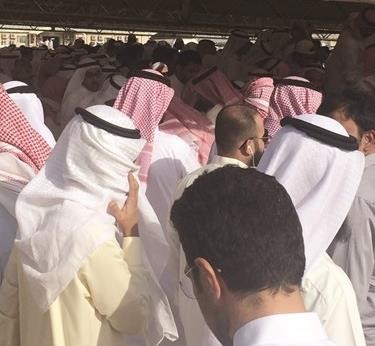 جموع غفيرة شاركة في تشييع الطفل عبدالعزيز العازمي