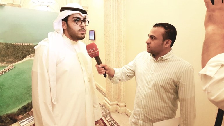 راكان التويجري خلال لقاء صحافي مع احدى وسائل الاعلام﻿