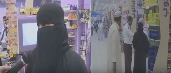 بالفيديو.. سيدة تبكي متأثرة بمشهد تمثيلي لمسن دفعته حاجته للطعام إلى السرقة