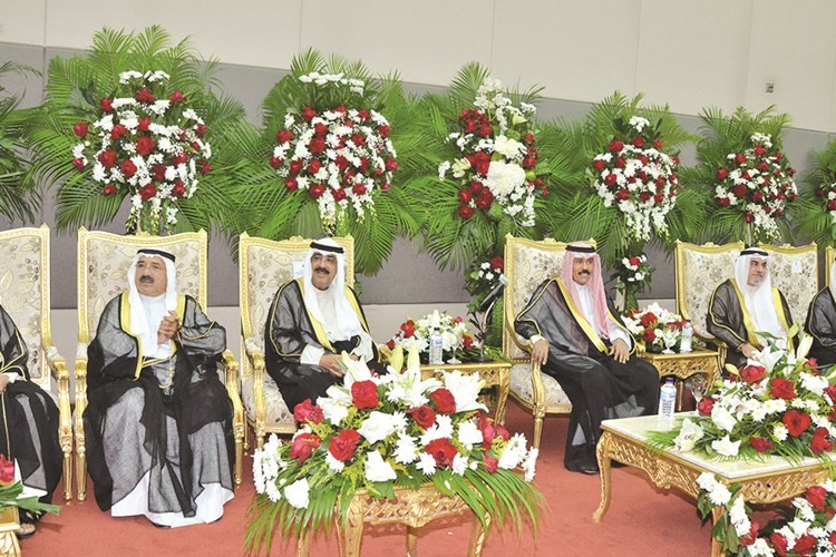 ممثل صاحب السمو الامير سمو ولي العهد الشيخ نواف الاحمد والشيخ مشعل الاحمد والشيخ ناصر صباحالاحمد وشافي الهاجري﻿