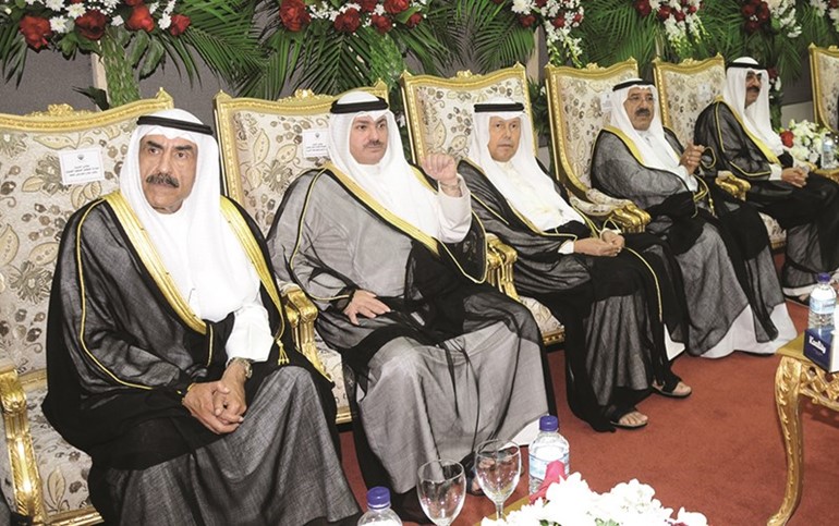 الشيخ مشعل الاحمد والشيخ ناصر صباح الاحمد والسفير احمد فهد الفهد والشيخ خالد العبدالله والشيخ مبارك الفيصل في نادي المعاقين﻿