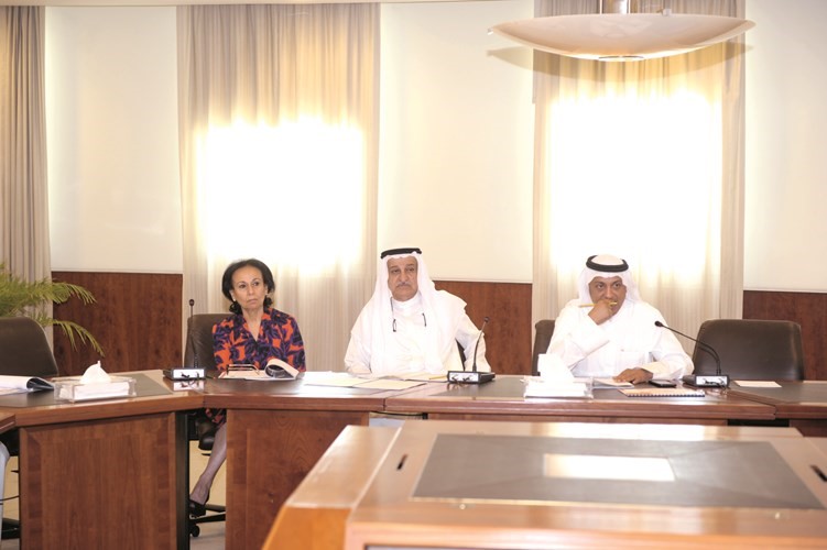 جانب من الاجتماع بين غرفة التجارة وممثلي الادارة العامة للجمارك﻿