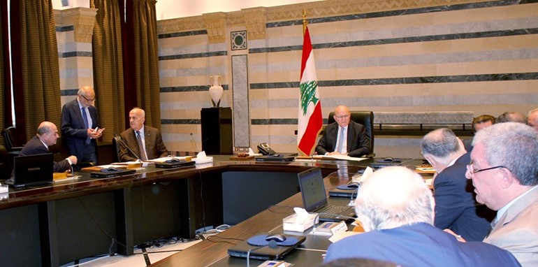رئيس الحكومة تمام سلام مترئسا جلستها في السرايامحمود الطويل 