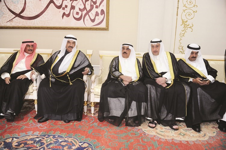 الشيخ فيصل السعود والشيخ دابراهيم الدعيج والشيخ فيصل الحمود مع سمو الشيخ ناصر المحمد﻿
