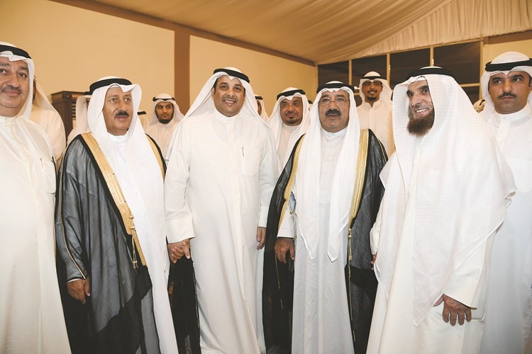 الشيخ ناصر صباح الاحمد وجواد بوخمسين يهنئان الوزير يعقوب الصانعقاسم باشا﻿