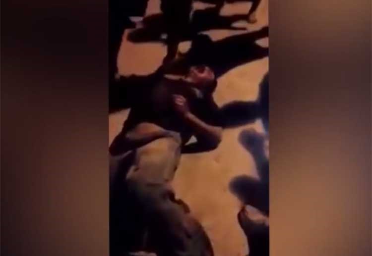 بالفيديو.. هكذا عاقبوا شابا اغتصب طفلة 