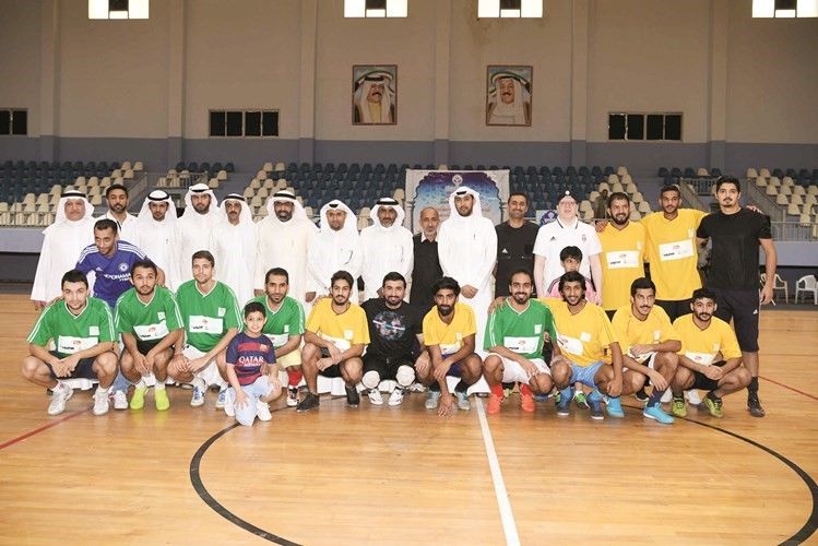 مسؤولو اتحاد التعاونيات مع اللاعبين ﻿