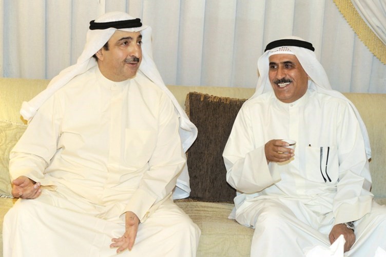 جمال العمر يتلقى تهنئة
