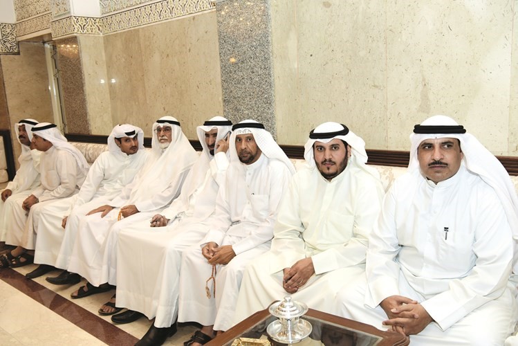 جانب من الحضور في ديوان الخرينج
