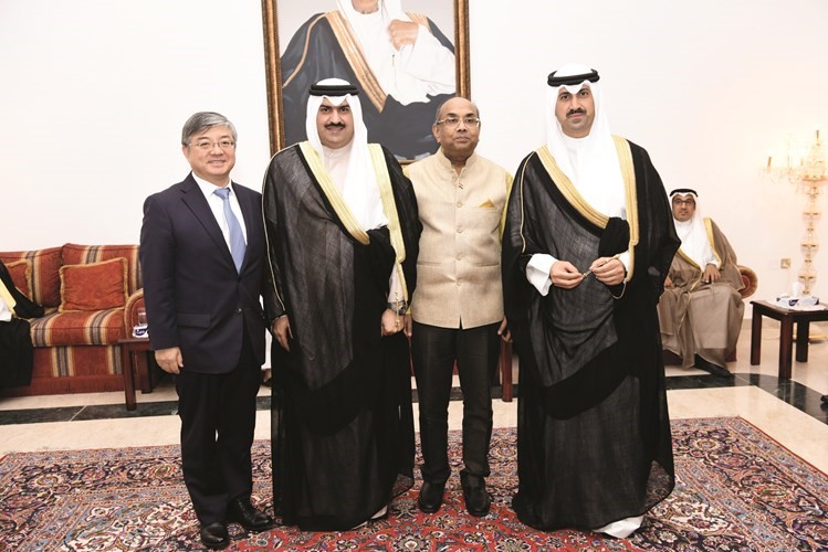 السفير الهندي سونيل جين مهنئا﻿