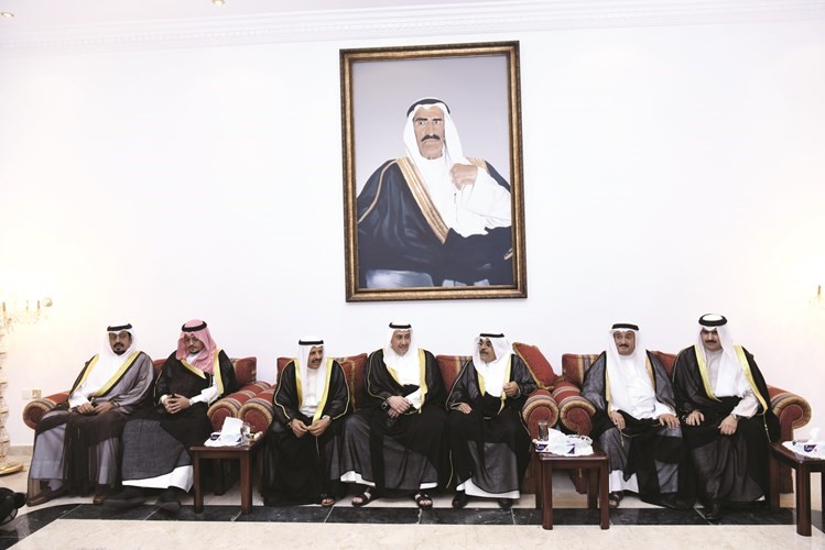 الشيخ فيصل المالك والشيخ فيصل الحمود والشيخ دعيج المالك وسطام الجلال يباركون	﻿