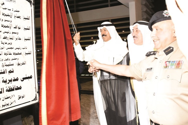 الخالد والفهد والامير يزيحون الستار عن اللوحة التذكارية ﻿