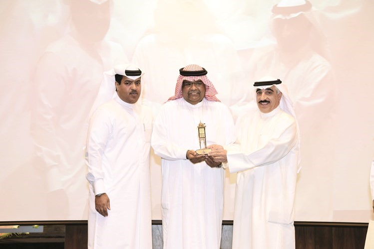 وتكريم شيخ الملحنين الخليجيين انور عبدالله﻿