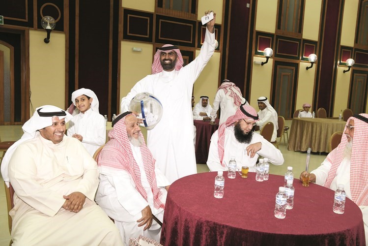 تذكرة سفر مجانية لاحد الحضور