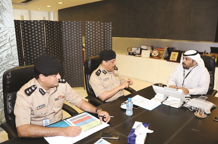 اللواء ابوصليب متحدثا للزميل هاني الظفيري﻿