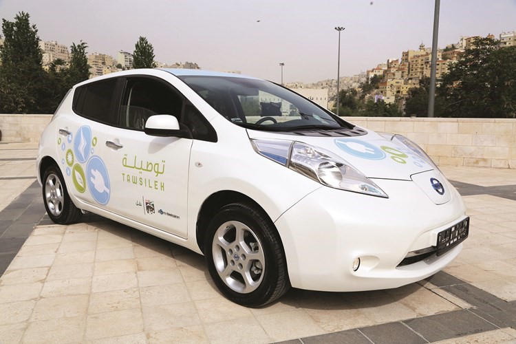 «نيسان» توقع اتفاقية مع أمانة عمان الكبرى لنشر سياراتها الكهربائية