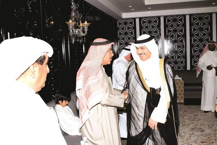 الشيخ خالد العبدالله يقدم التهاني﻿