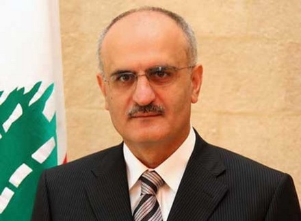 وزير المال اللبناني يحرك ملف نفط البحر