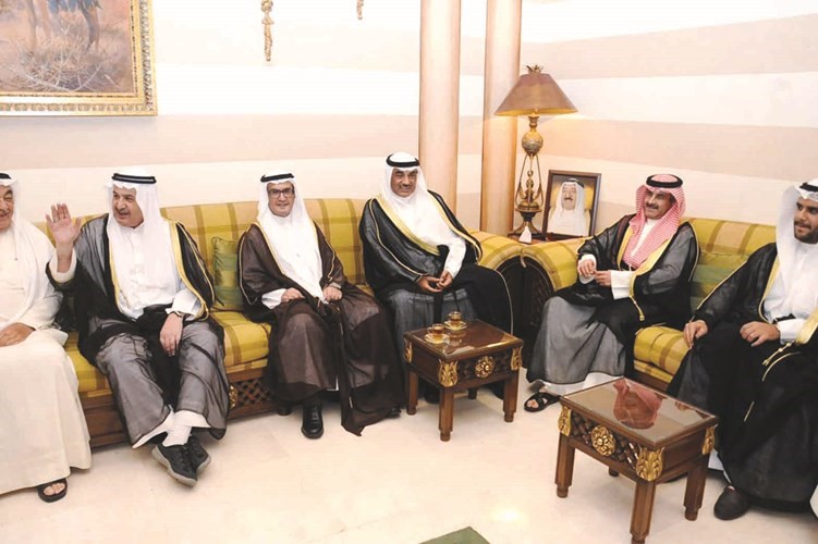 الشيخ صباح الخالد والشيخ مبارك الدعيج والشيخ دعيج الجابر وعدد من الشيوخ﻿