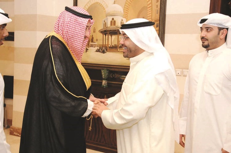 الزميل يوسف خالد المرزوق ومرزوق خالد المرزوق يباركان﻿