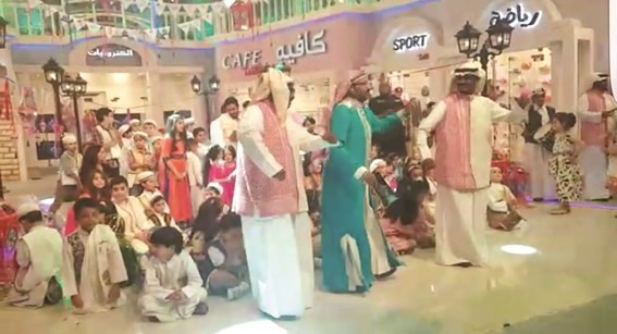 جانب من احتفال القرقيعان في البرنامج﻿