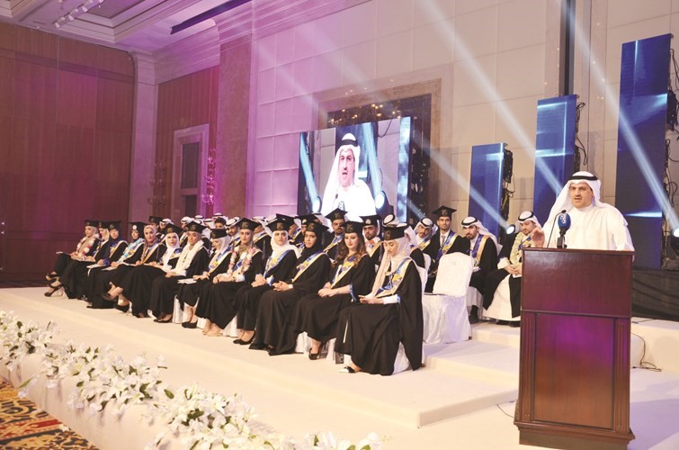دايمن المطوع متحدثا خلال الاحتفالية﻿