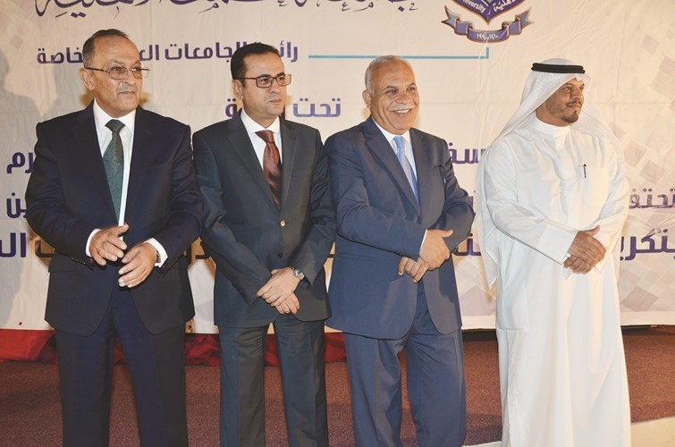 دمحمد الظفيري ودصادق حامد ومغسان ذياب خلال حفل التكريم