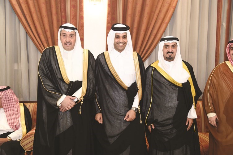 الشيخ محمد بن عبدالله ال ثاني مقدما التهاني﻿